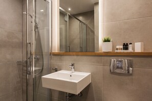 Apartamento | Banheiro | Chuveiro, toalhas de banho