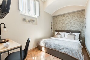 1 bedroom, iron/ironing board, free WiFi, bed sheets - Maison Babuino with a panoramic terrace (Roma)