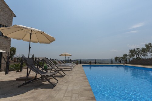 Glicine apartment hydromassage pool wifi air conditioning private kitchen
