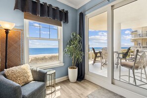 TV - Lovely 5th Floor Oceanfront Condo With Dazzling Views of the Atlantic Ocean! (Fernandina Beach)