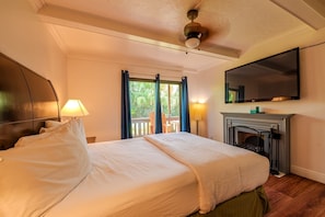 1 bedroom, desk, iron/ironing board, travel cot - Toucans Retreat  (South Padre Island)