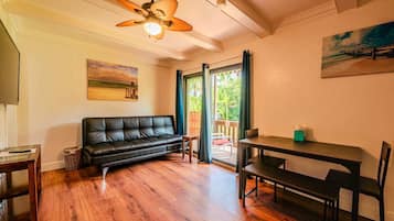 TV, livros, escritórios