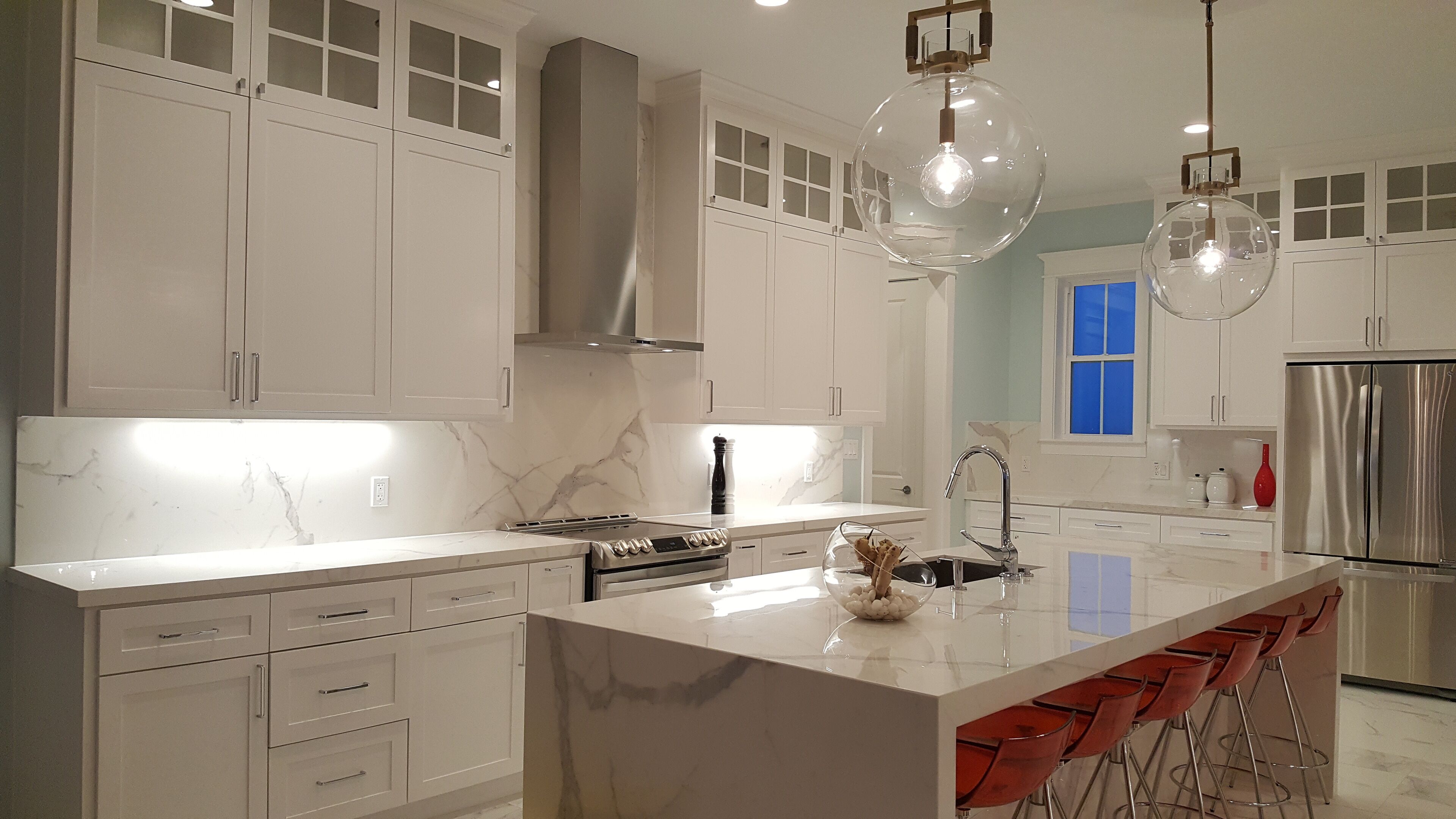 Bayfront! Hot Tub! Fire Pit!  Pointe West Resort: Bit of Heaven, L2 EV Outlet