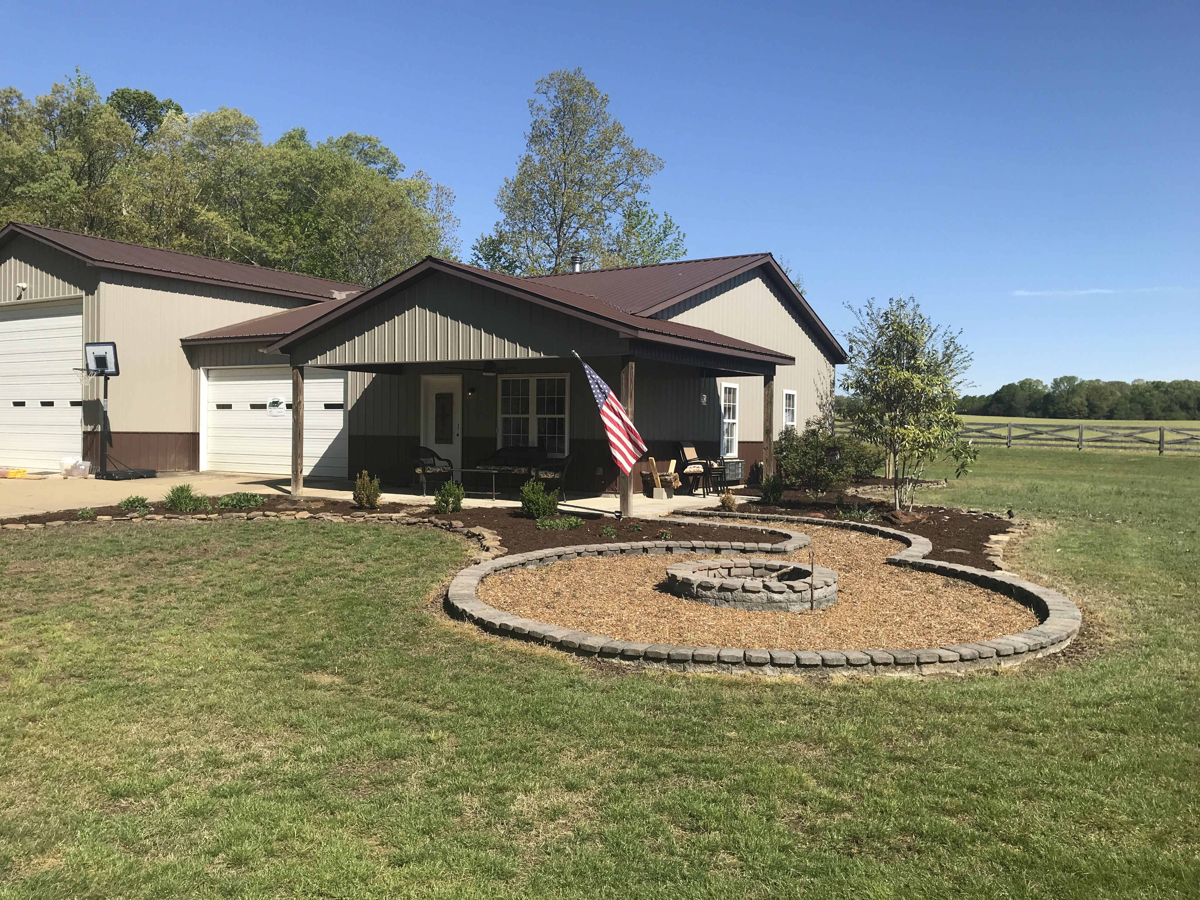 The Inn at Pearce Point--a peaceful farm retreat conveniently to Henderson