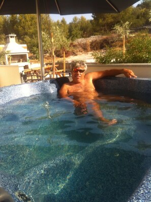 Pool - My Jacuzzi for 4 + 2 people (Slatine)