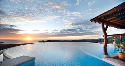 Ventanas del Mar - Ridge Condo 8 with Ocean Views - Minutes to Playa Carrillo