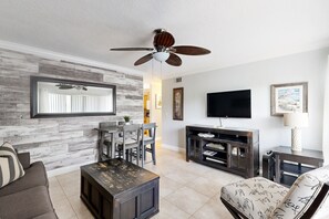 TV, DVD player - Modern resort-style condo - steps from the beach, near Fort Lauderdale (Pompano Beach)