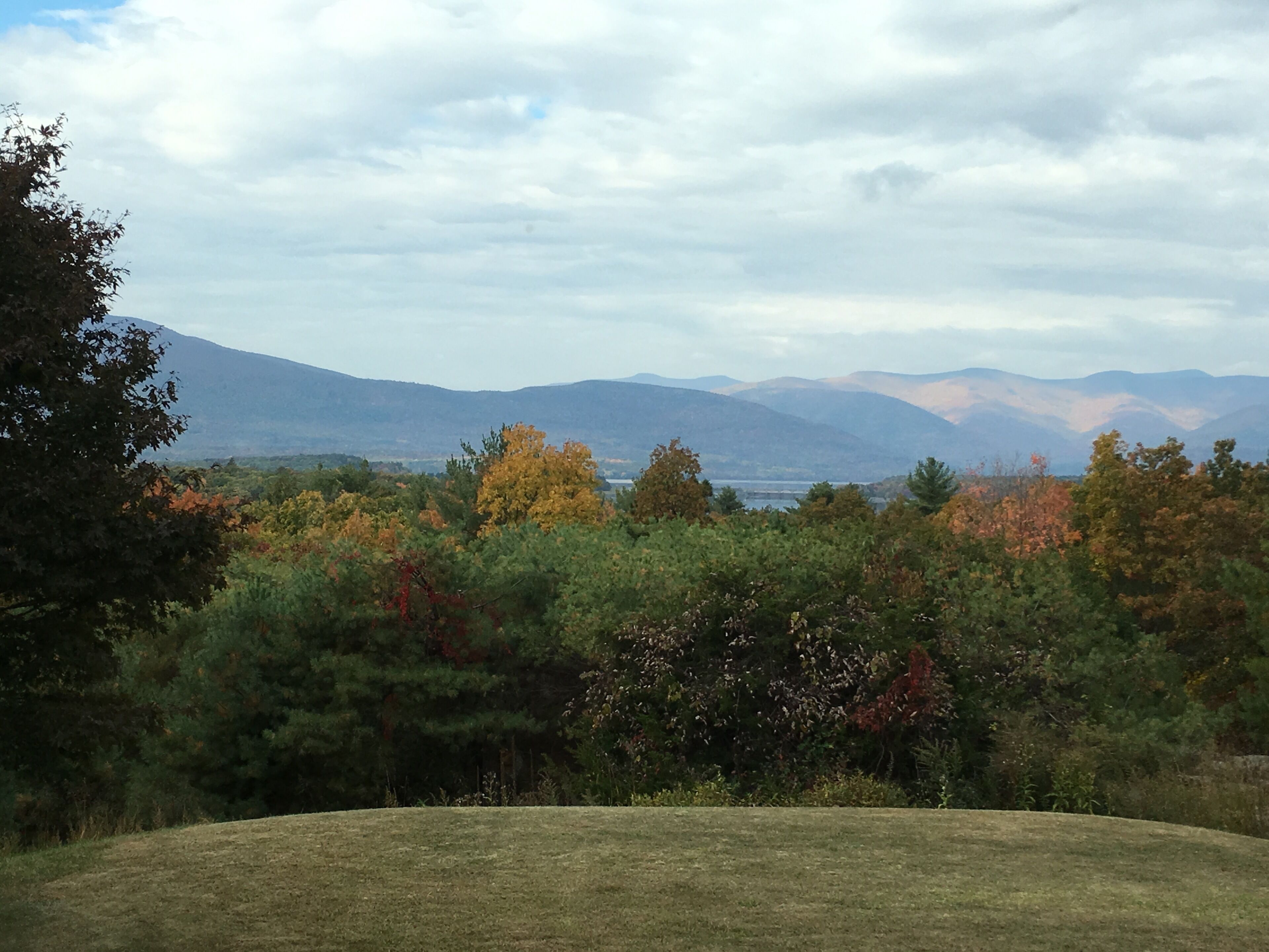 Fantastic Family Vacation Home - Reservoir Views, Huge Pool, Lots Of Space