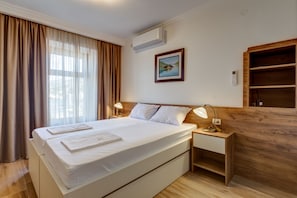 1 bedroom, iron/ironing board, WiFi, bed sheets