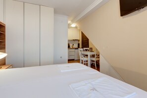 1 bedroom, iron/ironing board, WiFi, bed sheets