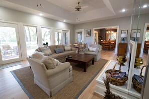 Smart TV, fireplace, DVD player, books