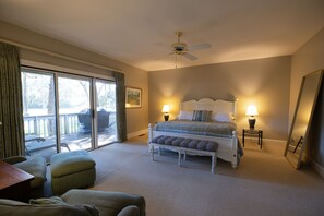 4 bedrooms, in-room safe, desk, iron/ironing board