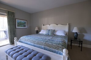 4 bedrooms, in-room safe, desk, iron/ironing board