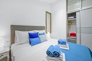 2 makuuhuonetta, tallelokero huoneessa, silitysrauta/-lauta, Wi-Fi