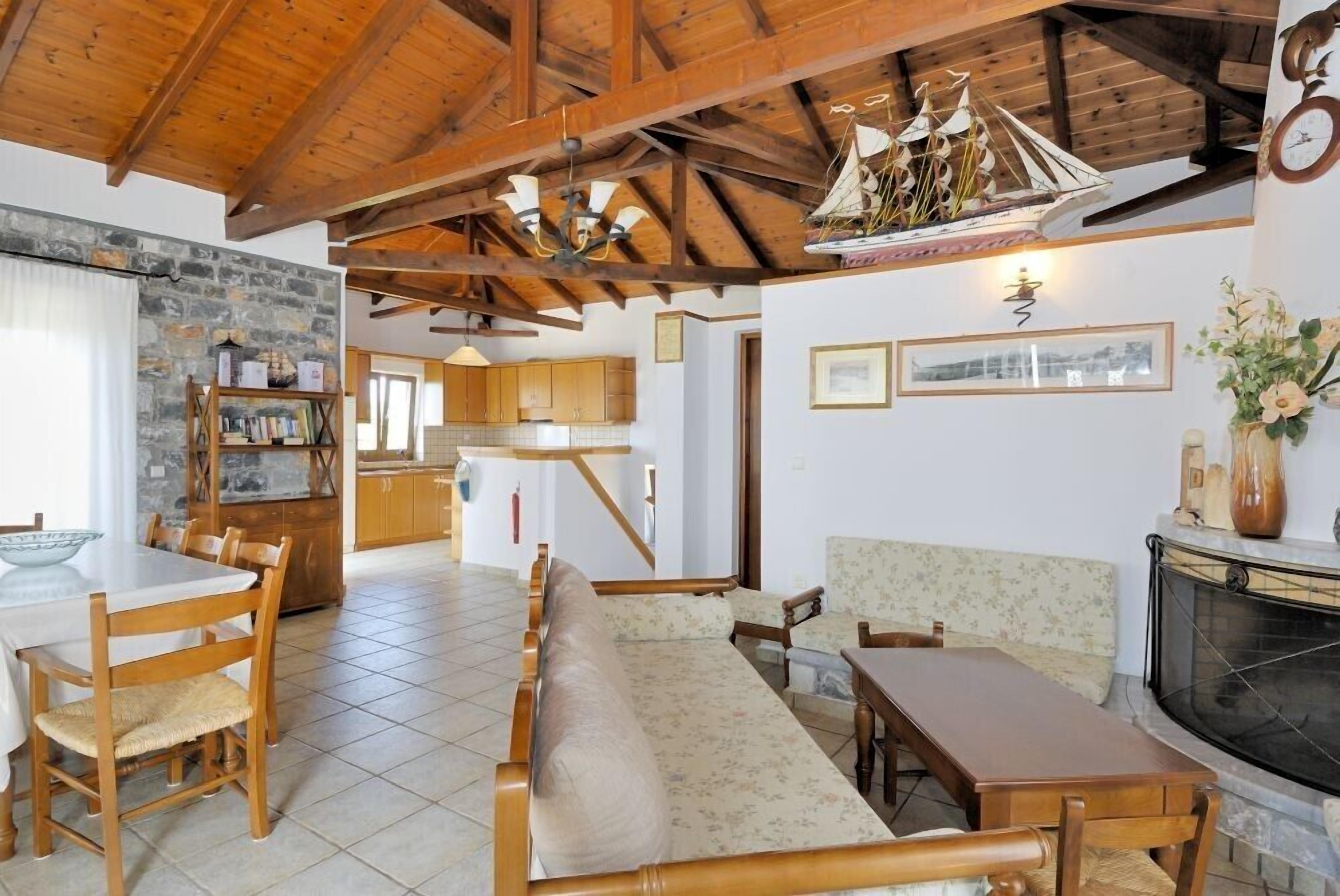 Seaside Mulberry Villa in Stoupa