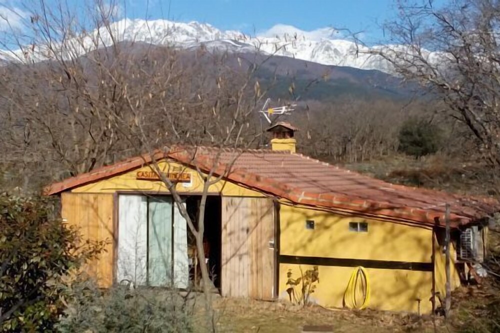 The passage of the Storks, Casita de la Chimenea