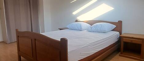 1 bedroom, iron/ironing board, travel cot