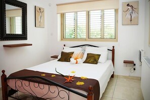 5 bedrooms, iron/ironing board, internet, bed sheets - Georgios Rafaela Villa - Large Secluded Single Storey Stone Built Villa with 5 Bedrooms near Polis (Polis)