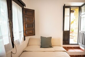 4 bedrooms, iron/ironing board, travel cot, free WiFi