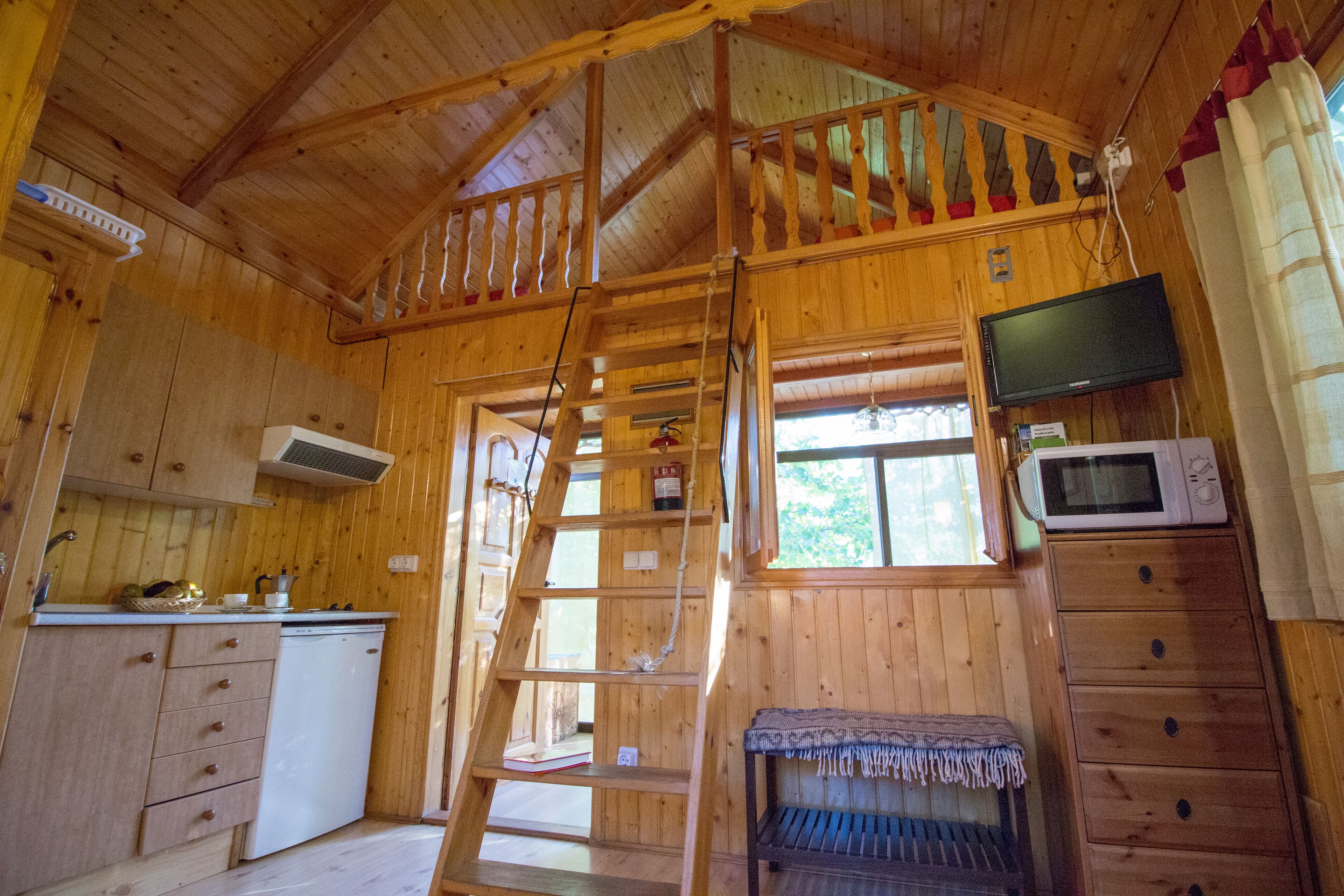 El Paso de las Cigueñas, Casa de los Robles