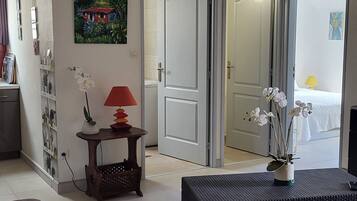 1 chambre, fer et planche à repasser, Wi-Fi gratuit, draps fournis