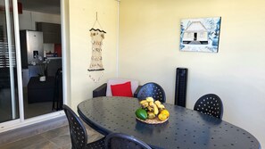 تناول الطعام