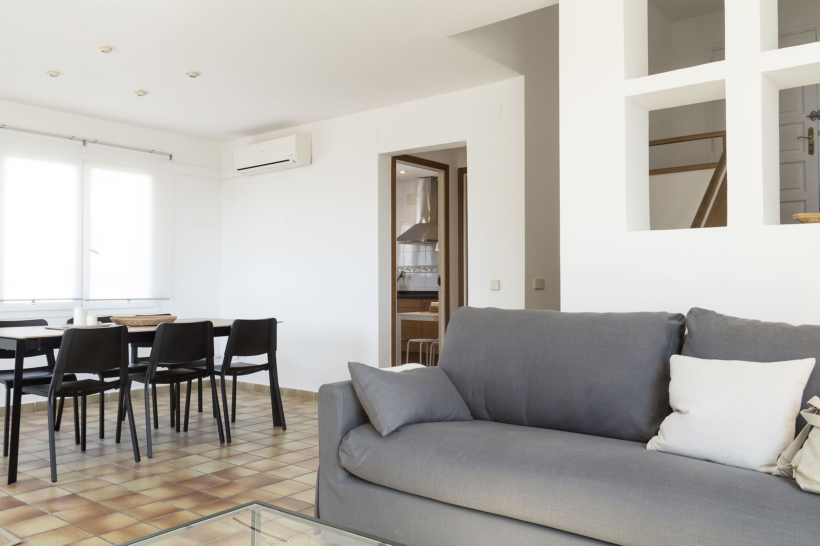 Televisión y chimenea 