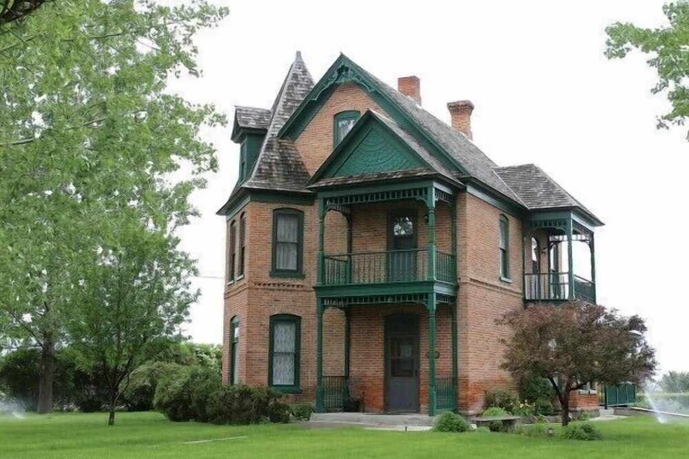 House, cottage, or full property rental.( see website for details)