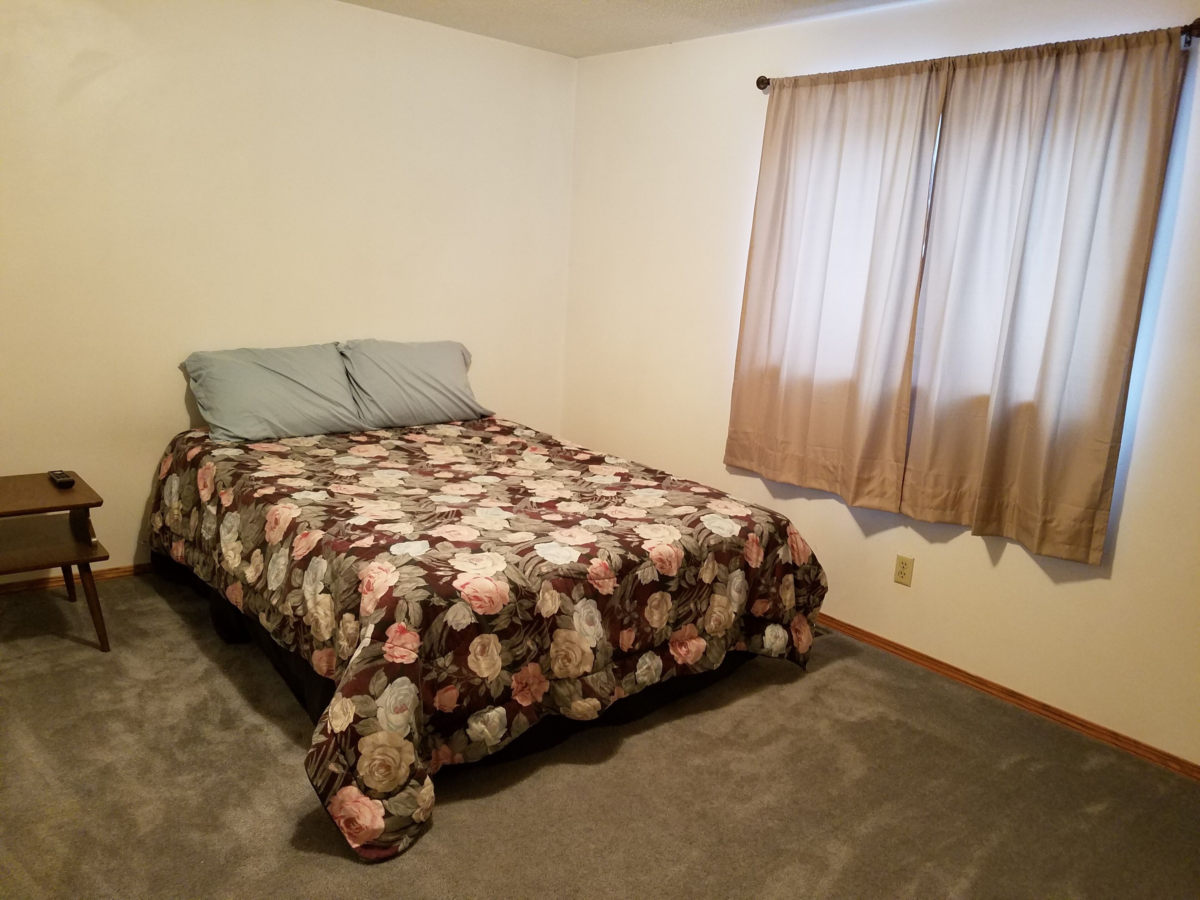 Full Home directly on lake, great for hunters!