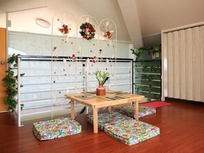 Interior detail - Sinmanizu inn (Hengchun)