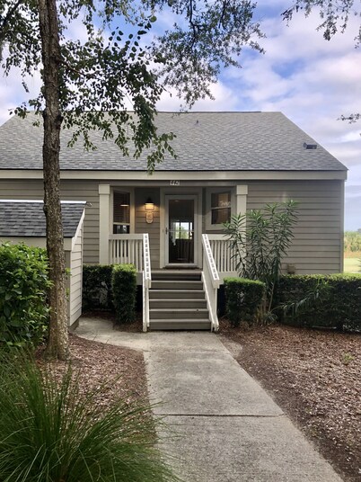 Lovely 2 bedroom Golf Shore villa on the 17th hole on Seabrook Island