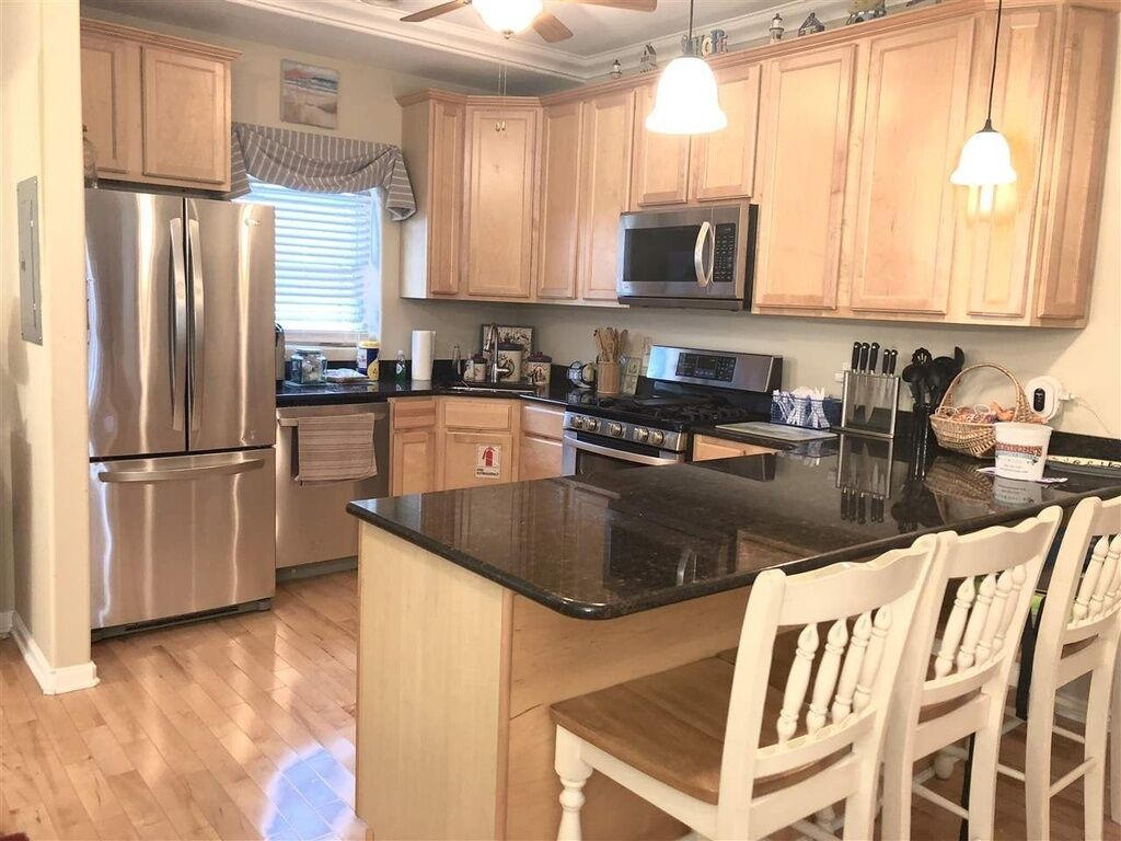 4 BR with pool!  Great location! Gated community!