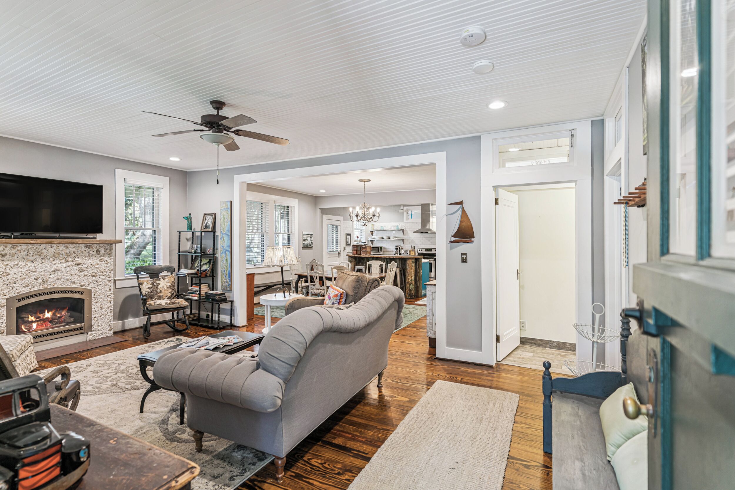 智能電視、書籍