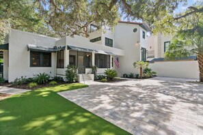 Exterior - Steps to Village! 2BR, 2BA, Sleeps 6, Beach Gear (Saint Simons Island)