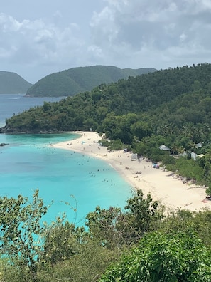 Beach nearby, sun loungers, beach towels