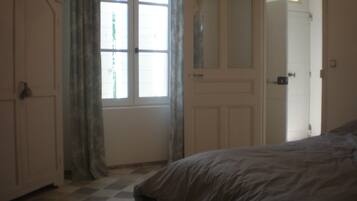 3 chambres, fer et planche à repasser, lit parapluie, Wi-Fi gratuit