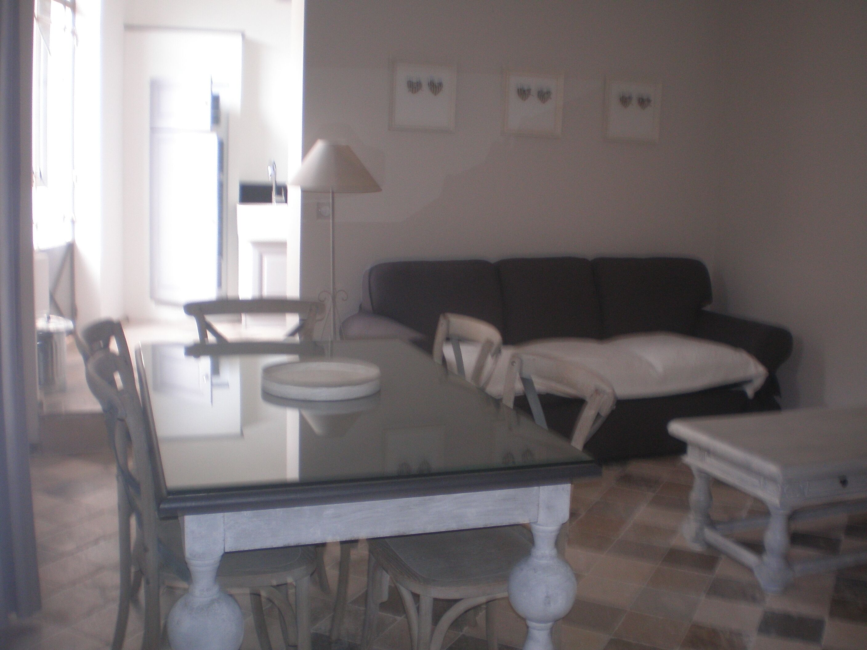 电视、壁炉、书