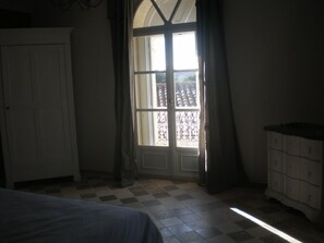 3 多间卧室、熨斗/熨衣板、旅行婴儿床、免费 WiFi