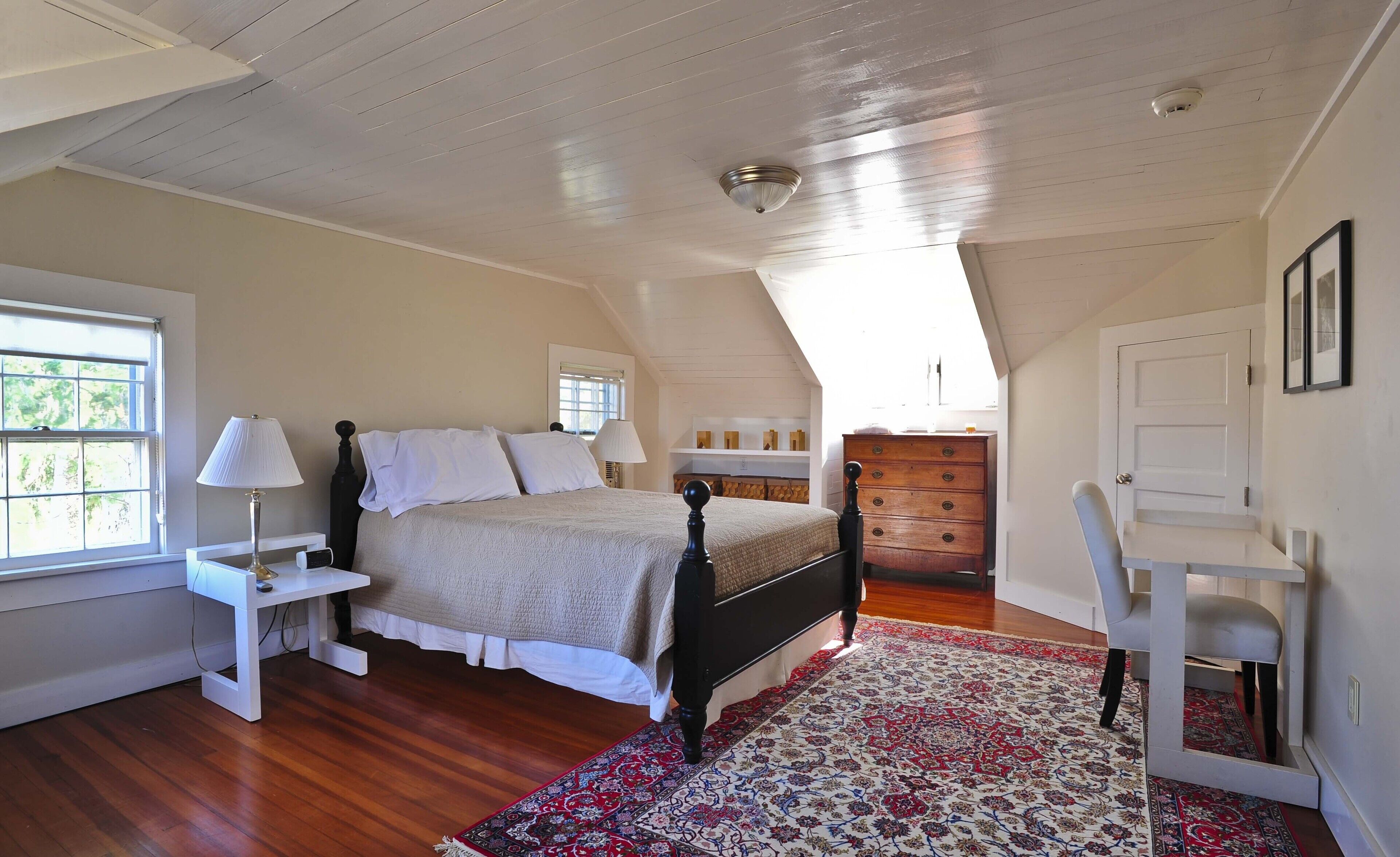 100% WASHINGTON! PoshPadsCT "SHEARER"2HrsNYC, 3BR, Heated Pool,  Ski, BBQ, 2FPs