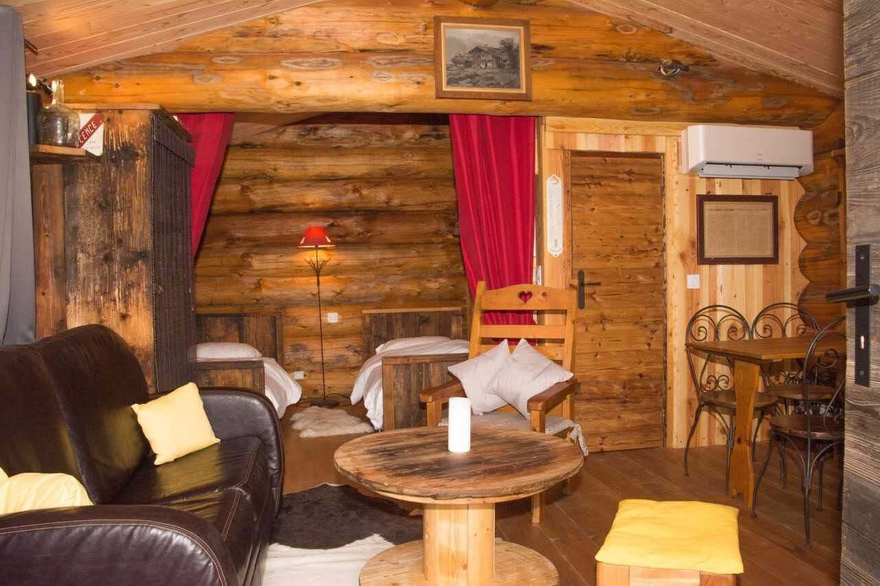 La Thuile log cabin