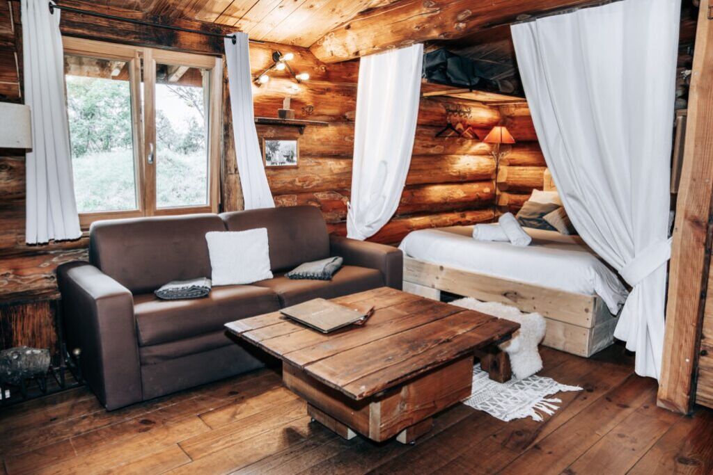 1 bedroom, iron/ironing board, bed sheets