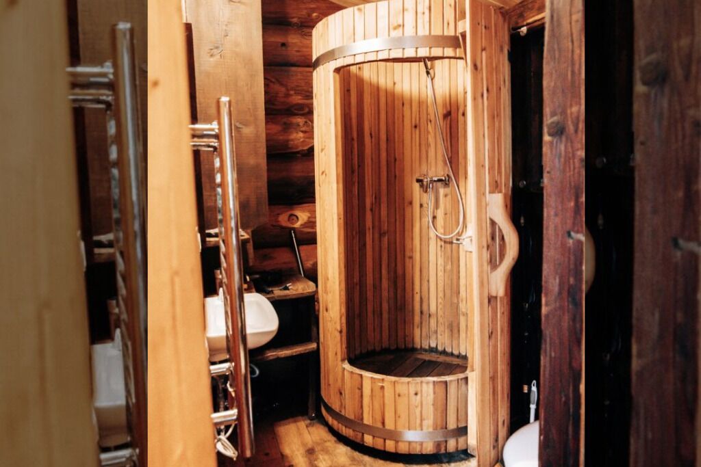 Haartrockner, Handtücher, Seife, Shampoo