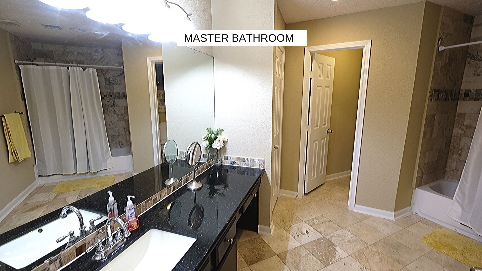 Chaseview · Big Home - 4 bedrooms/5 queen beds Houston area