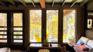 Smart TV, fireplace, DVD player, table football