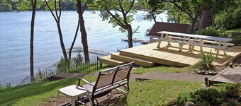 Hidden Gem on the Lake Near Popular Attractions