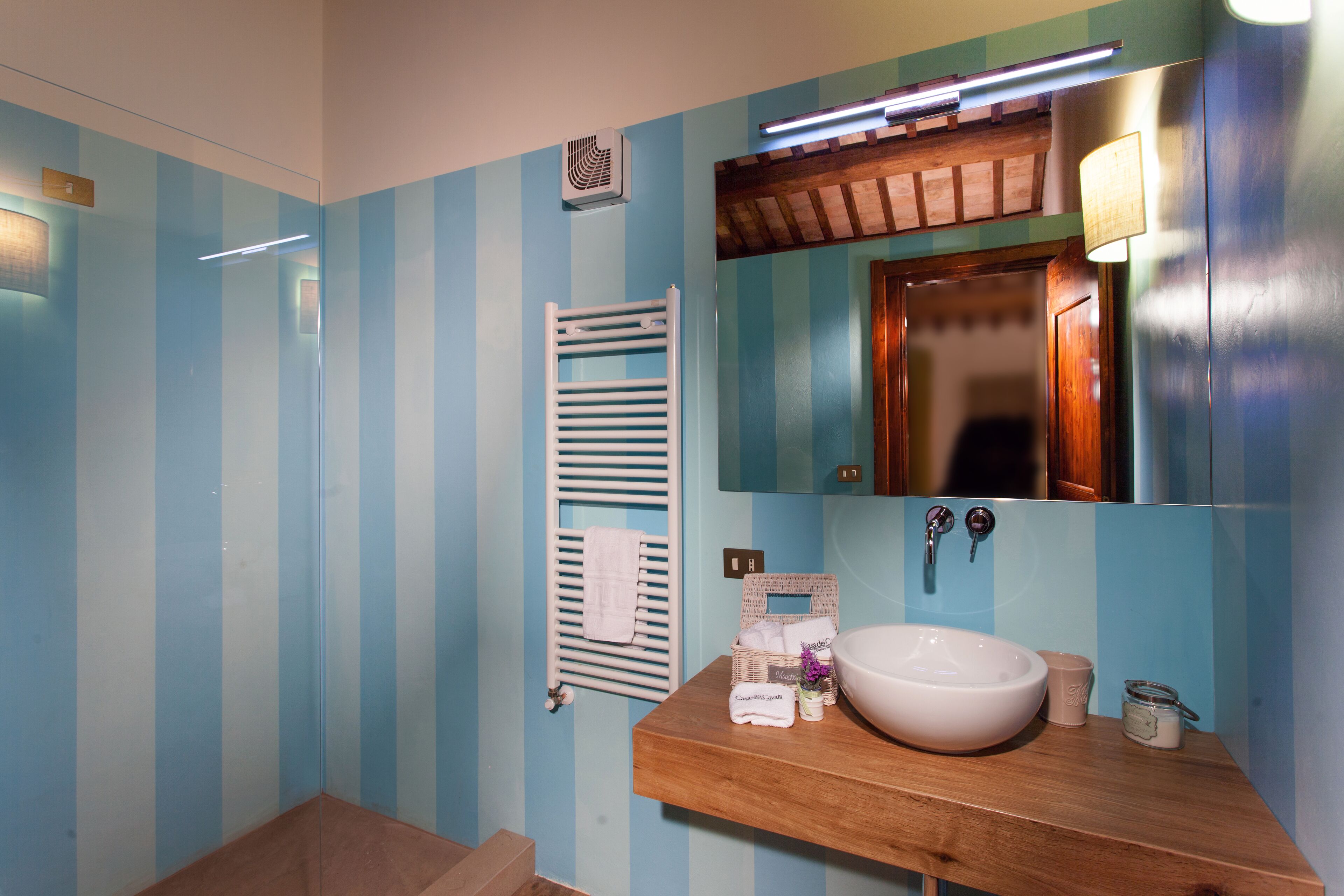 "Villa dei Cavalli" Luxury in the country with magnificent Sw. Pool in Perugia