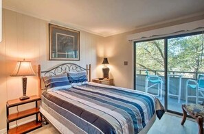 2 bedrooms, iron/ironing board, free WiFi