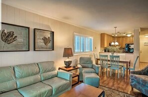 Una Smart TV, un reproductor de DVD, un reproductor estéreo