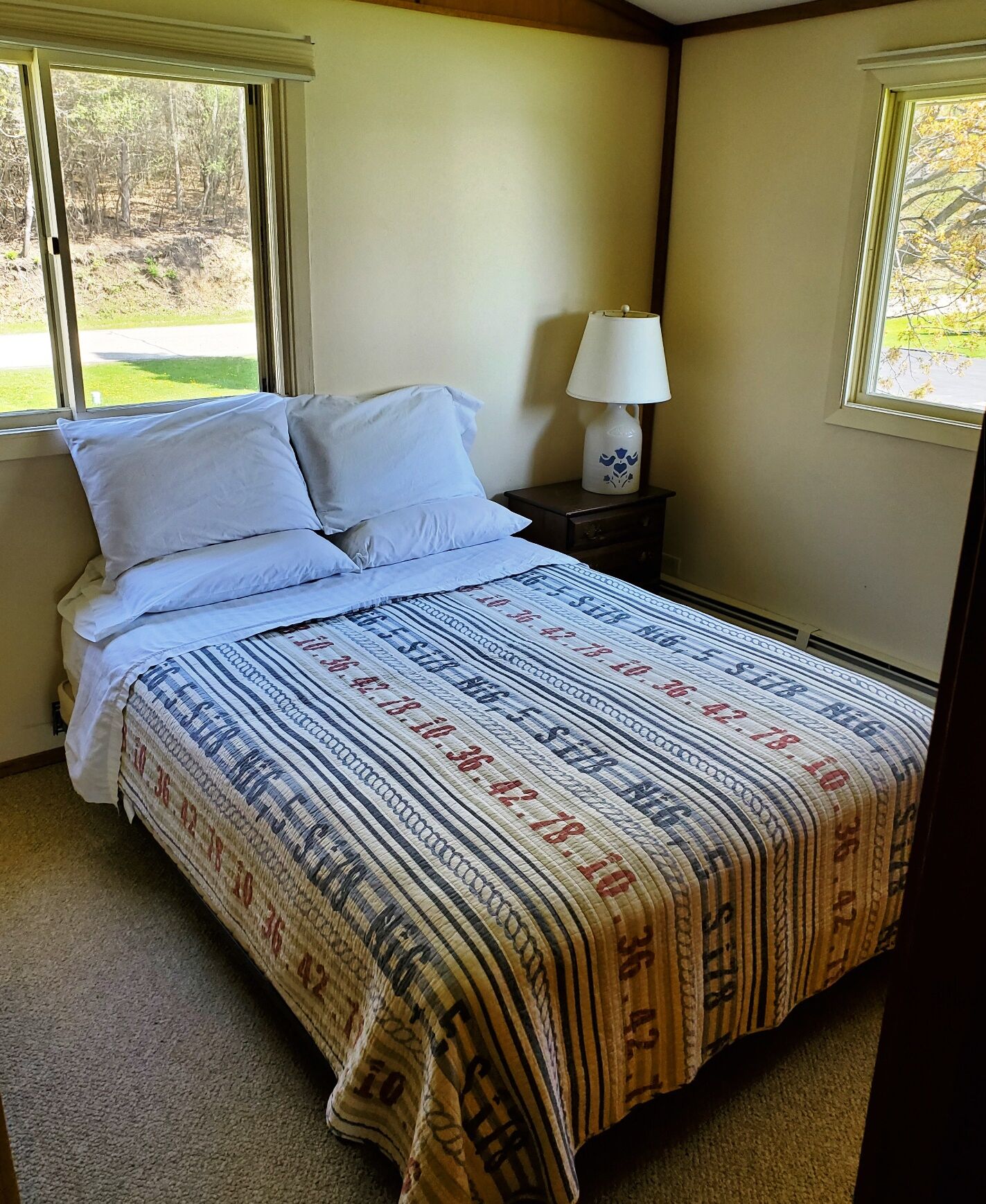 Great Spot on Private Cove-Green Lake - Longterm Rentals Accepted!