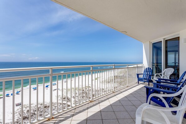 Property grounds - Relax in The Hot Tub or Put Your Toes In The Sand!!! (Pensacola)